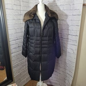 Laundry By Shelli Segal Black Down Puffer Coat with Faux Fur Collar